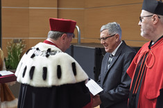 Prof. dr hab. inż. P. Król,  laurerat medalu „Zasłużony dla Politechniki Rzeszowskiej im. Ignacego Łukasiewicza”,
