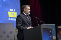 G. Wrona,